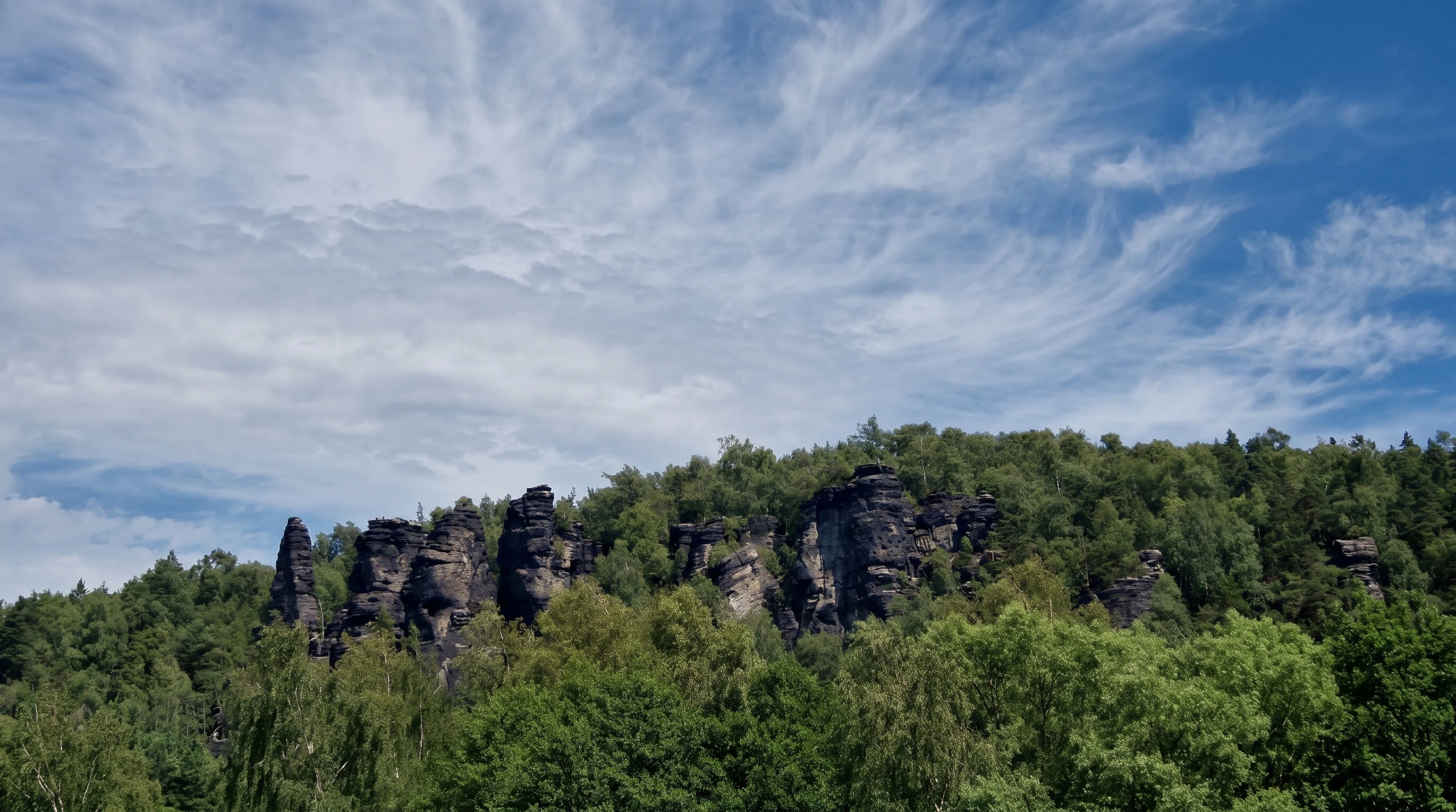 Rochers d'Ostrov visibles depuis le camping Pod Císařem